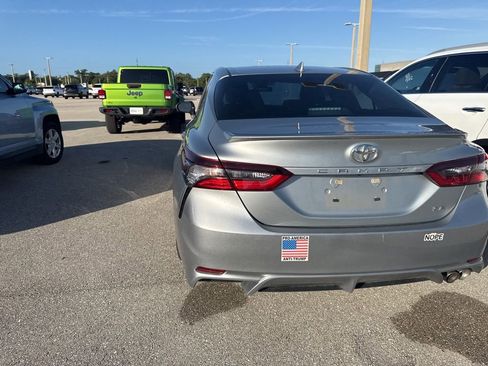 Used 2024 Toyota Camry SE image 4