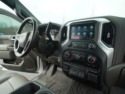 Used 2019 Chevrolet Silverado 1500 LTZ image 31