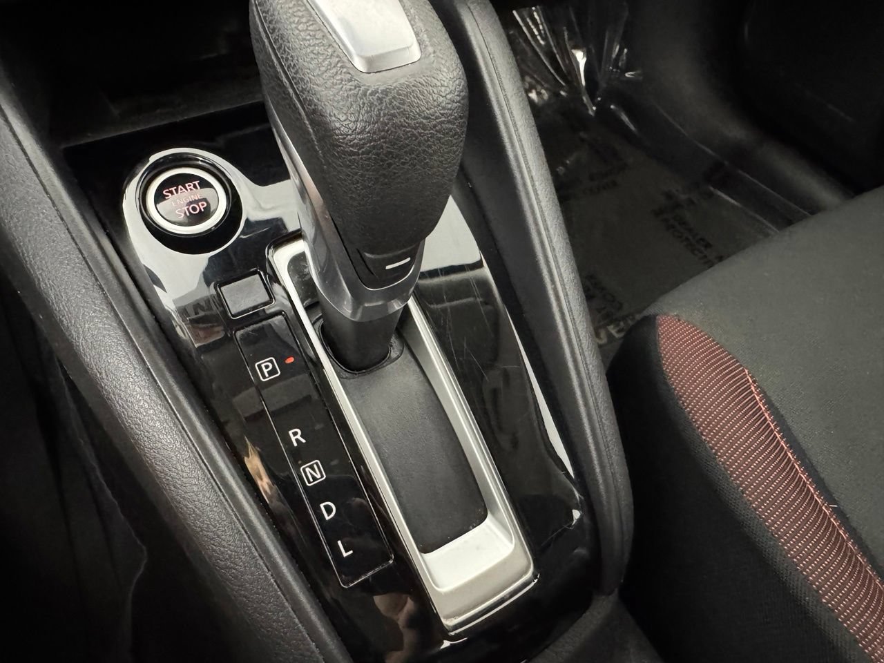 Used 2025 Nissan Versa SR FWD image 22