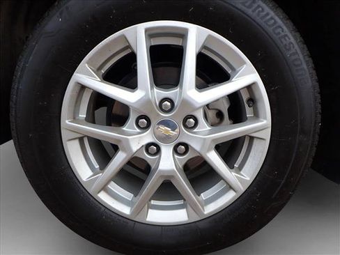 Used 2023 Chevrolet Equinox LT w/ Driver Convenience Package image 7