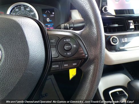 Used 2020 Toyota Corolla LE w/ Carpet Mat Package (TMS) image 32