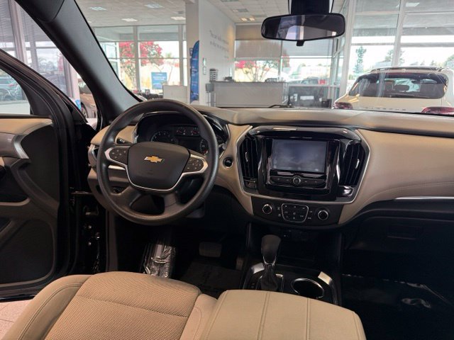 Used 2022 Chevrolet Traverse LS FWD image 27