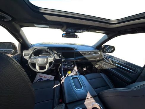 Used 2023 GMC Yukon XL Denali AWD/4WD image 14