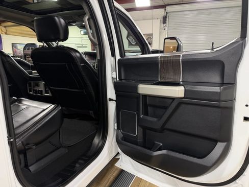 Used 2020 Ford F250 Lariat w/ Lariat Ultimate Package AWD/4WD image 17