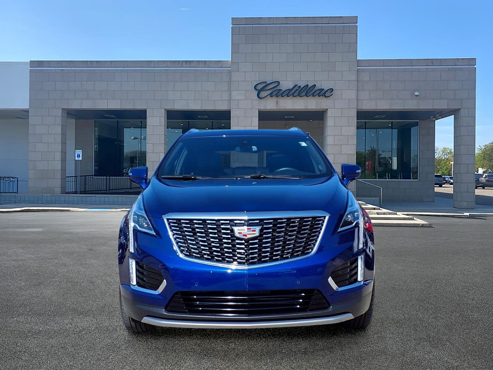 Used 2024 Cadillac XT5 Premium Luxury w/ LPO, Floor Liner Package AWD/4WD image 2