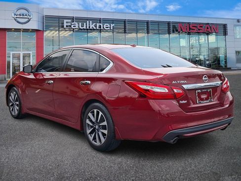 Certified 2017 Nissan Altima 2.5 SV w/ Convenience Package FWD image 4
