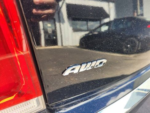 Used 2018 Chrysler 300 Touring image 9