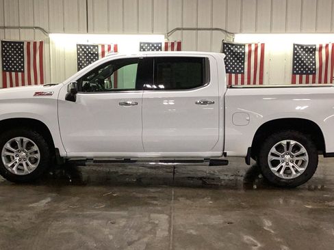 Used 2022 Chevrolet Silverado 1500 LTZ image 3