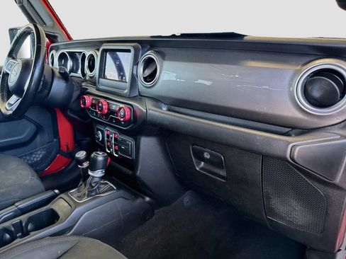 Used 2020 Jeep Wrangler Unlimited Sahara AWD/4WD image 28