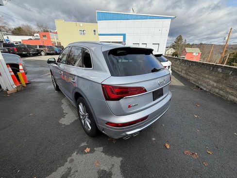 Used 2022 Audi SQ5 Premium w/ Convenience Package image 3
