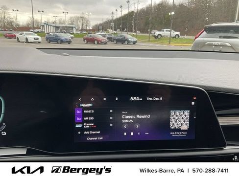 Certified 2023 Kia Niro EX FWD image 8