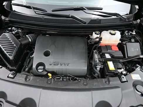 Used 2023 Chevrolet Traverse LT w/ LT Premium Package image 15