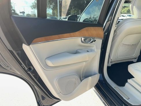 Used 2022 Volvo XC90 T6 Momentum w/ Advanced Package image 12