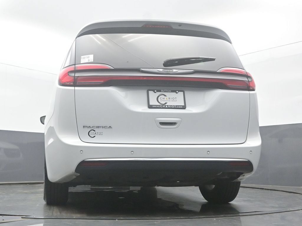 Used 2024 Chrysler Pacifica Touring-L FWD image 53