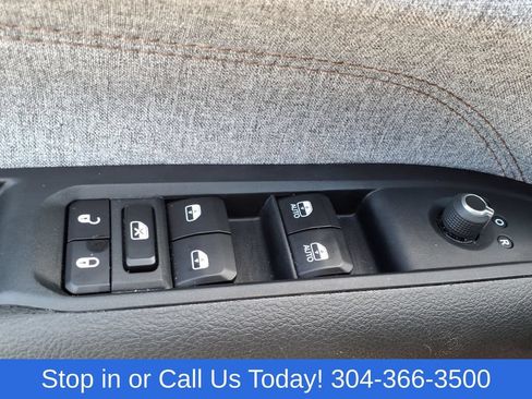 Used 2024 Jeep Compass Latitude AWD/4WD image 25