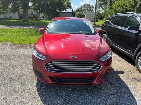 Used 2016 Ford Fusion SE FWD image 2
