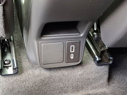 Used 2023 Buick Encore GX Select image 11