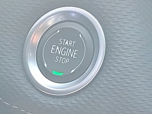 Used 2025 Chevrolet Equinox LT w/ Convenience Package II image 28