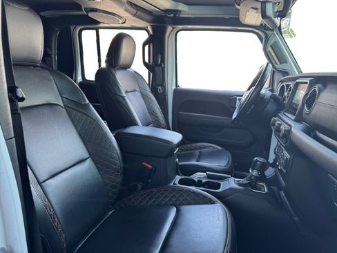 Used 2021 Jeep Gladiator Overland AWD/4WD image 15