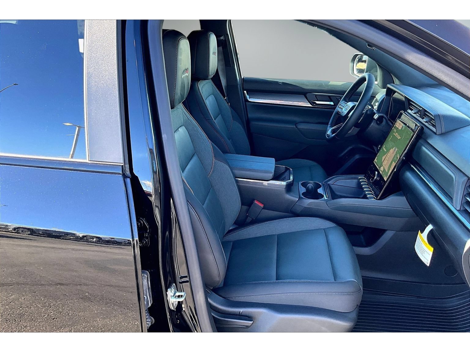 New 2027 GMC Terrain AT4 w/ Technology Package II AWD/4WD image 11
