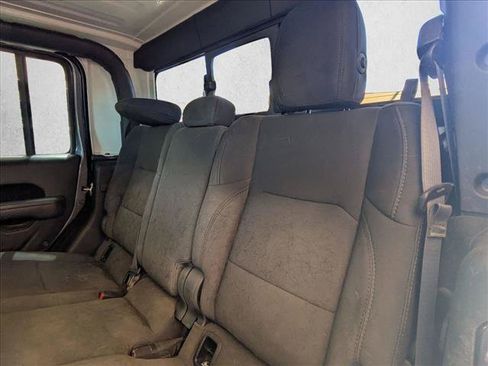 Used 2022 Jeep Gladiator Sport AWD/4WD image 11