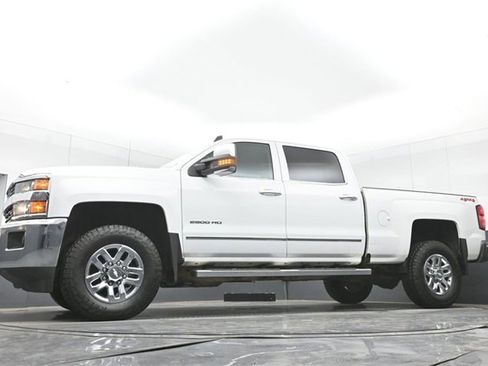 Used 2019 Chevrolet Silverado 2500 LTZ w/ Duramax Plus Package image 38