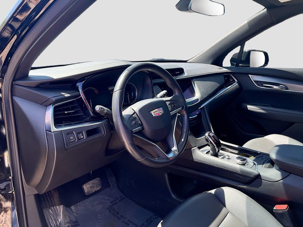 Used 2024 Cadillac XT6 Luxury AWD/4WD image 9