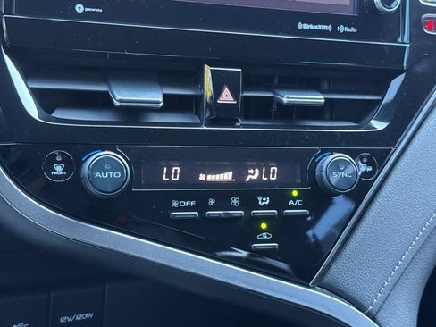 Used 2022 Toyota Camry XLE FWD image 21
