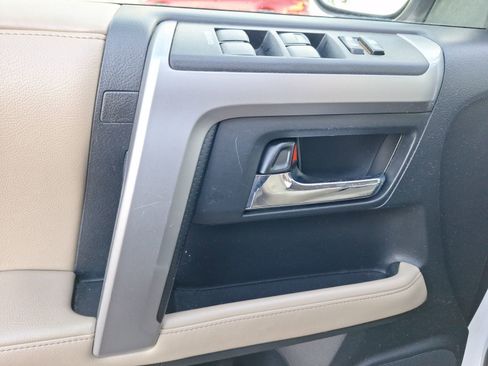 Used 2014 Toyota 4Runner SR5 image 16