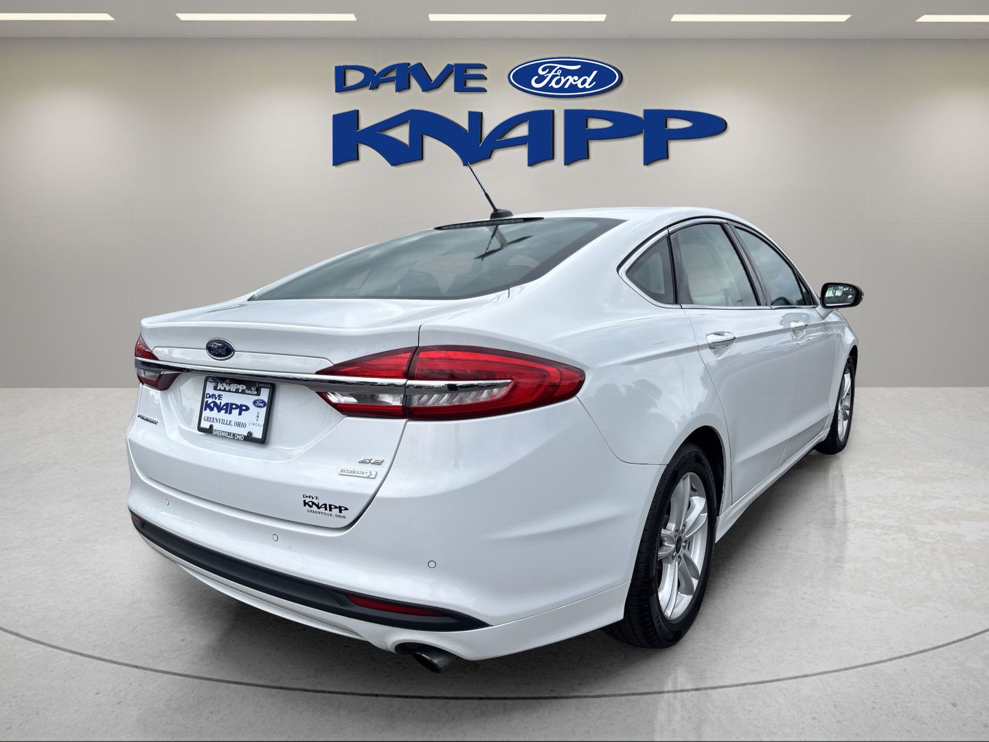 Used 2018 Ford Fusion SE w/ Fusion SE Technology Package FWD image 7