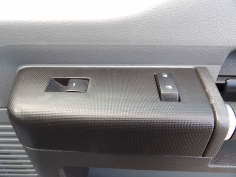 Used 2012 Ford F550 2WD Regular Cab Super Duty w/ Payload Upgrade Pkg image 27