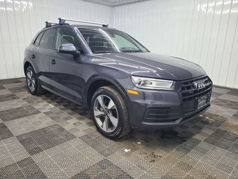 Used 2020 Audi Q5 2.0T Premium w/ Titanium Sport Package image 4