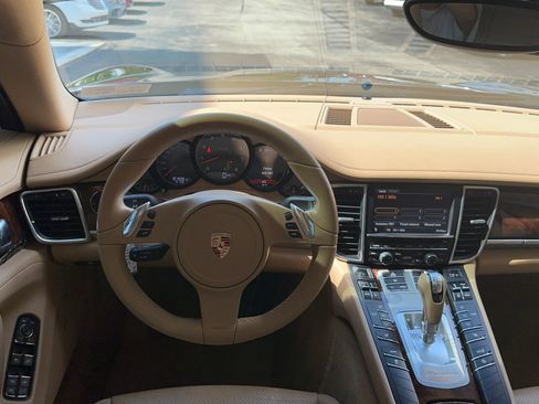 Used 2012 Porsche Panamera 4 image 10