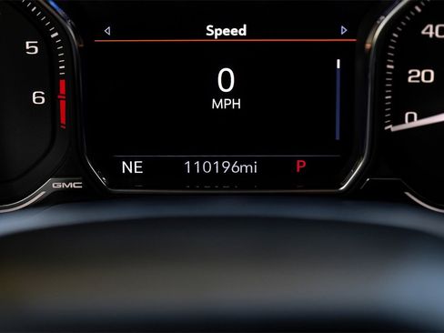 Used 2021 GMC Yukon XL SLT image 16