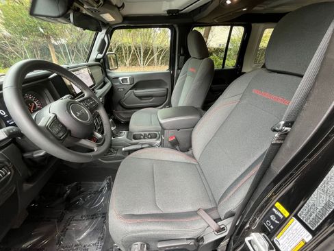 Used 2025 Jeep Wrangler Unlimited Rubicon image 25