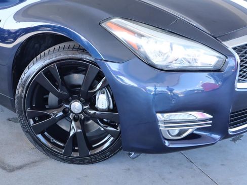 Used 2017 INFINITI Q70 L 3.7 image 4