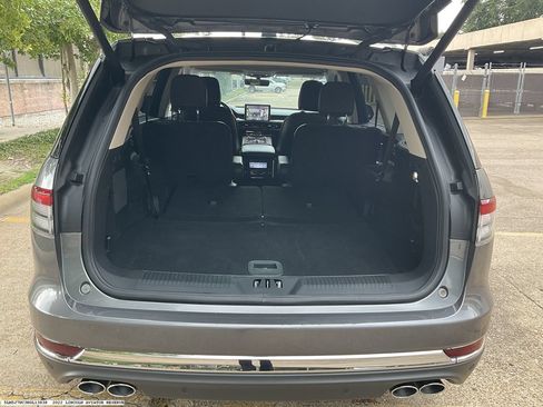 Used 2022 Lincoln Aviator Reserve w/ Elements Package Plus RWD image 12