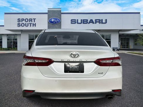 Used 2018 Toyota Camry image 4