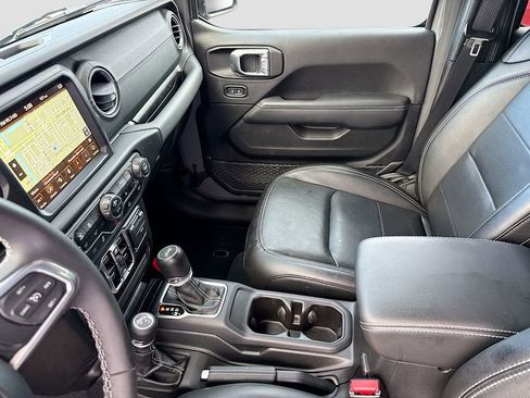 Used 2023 Jeep Wrangler Unlimited Sahara w/ Cold Weather Group AWD/4WD image 26