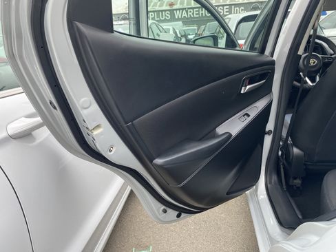 Used 2019 Toyota Yaris LE FWD image 17