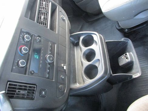 Used 2014 Chevrolet Express 3500 RWD image 51
