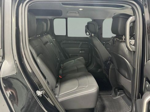 Used 2025 Land Rover Defender 110 S image 10