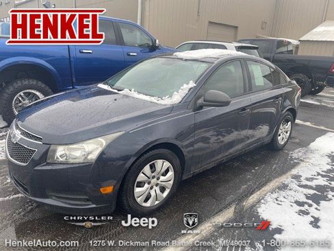 Used 2014 Chevrolet Cruze LS image 1