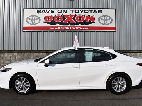 Certified 2025 Toyota Camry LE image 4