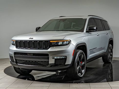 Used 2025 Jeep Grand Cherokee L Limited w/ Black Appearance Package AWD/4WD image 1