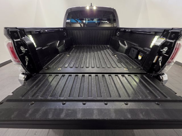 Used 2021 Toyota Tacoma TRD Off-Road AWD/4WD image 21
