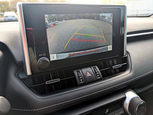 Used 2023 Toyota RAV4 XLE Premium image 23