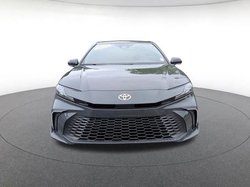 Used 2025 Toyota Camry SE w/ Convenience Package FWD image 9