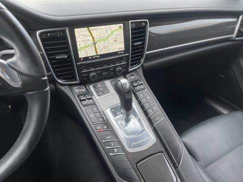 Used 2016 Porsche Panamera 4 Edition image 36
