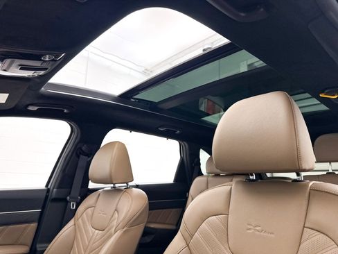 Certified 2024 Kia Sorento SX Prestige w/ Olive Brown Leather Package image 3